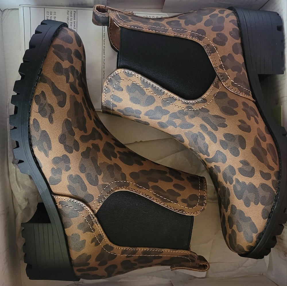 True Craft leopard boots 7 Never Worn